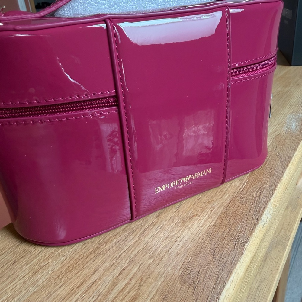Emporio Armani Fuchsia Patent Vanity Case and mascara full size - Picture 3 of 9